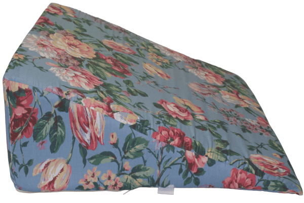 Comfortable-angled-support-pillow-for-sleep-relief-therapy